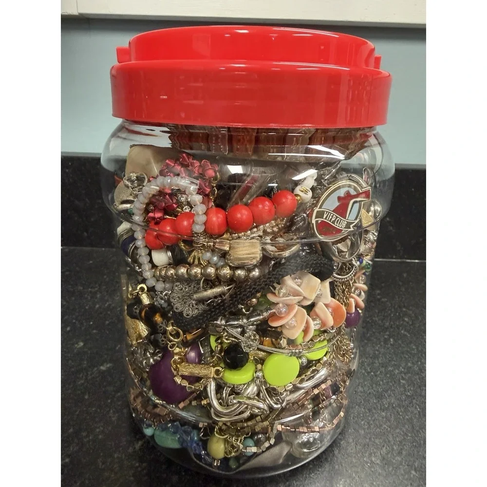 4.76 lb Wearable Costume Jewelry Lot Necklaces Bracelets Earrings Rings Brooches
